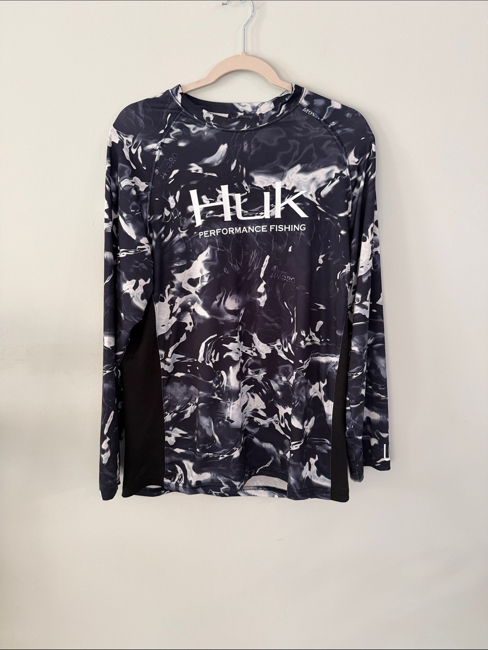Huk Black & White Marble-Print Long Sleeve Performance Shirt